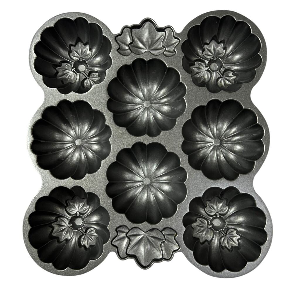 Wilton Mini Pumpkins 3D Bundt Cake Muffin Pan Non-Stick Bakeware